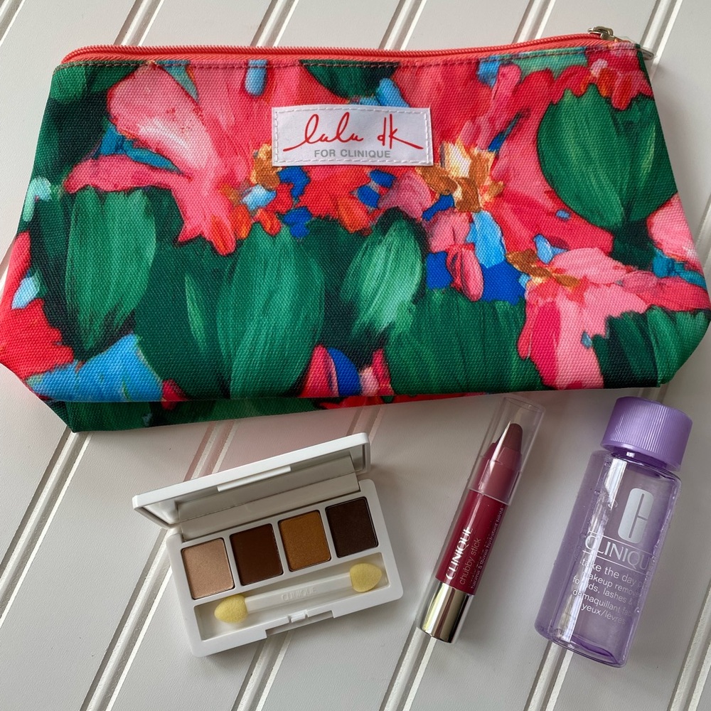 Clinique cosmetics bag and products - all new - Picture 1 of 9